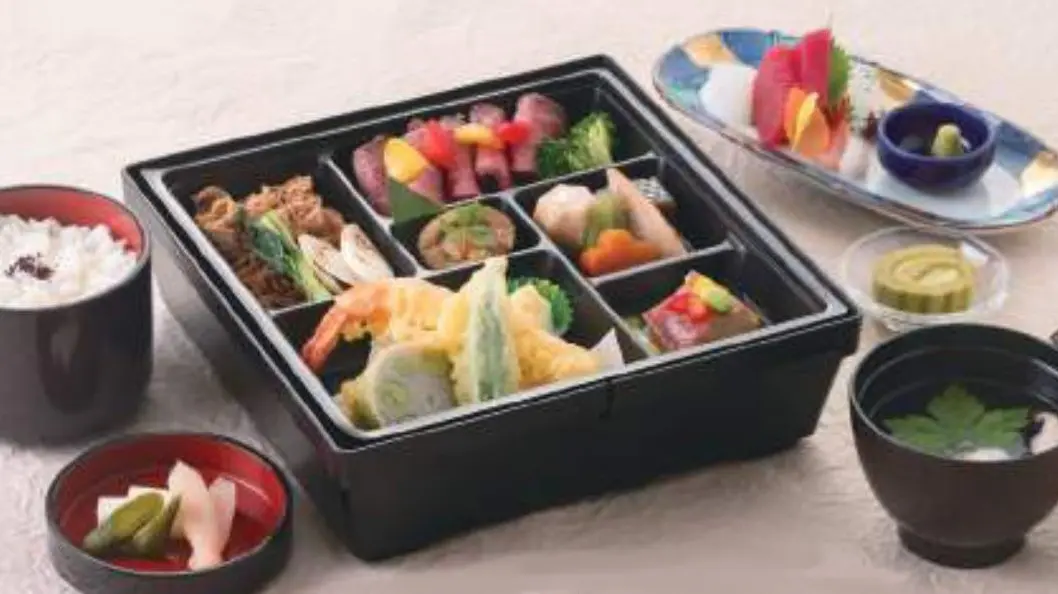 葬儀や火葬後に用意する精進落としの会席料理